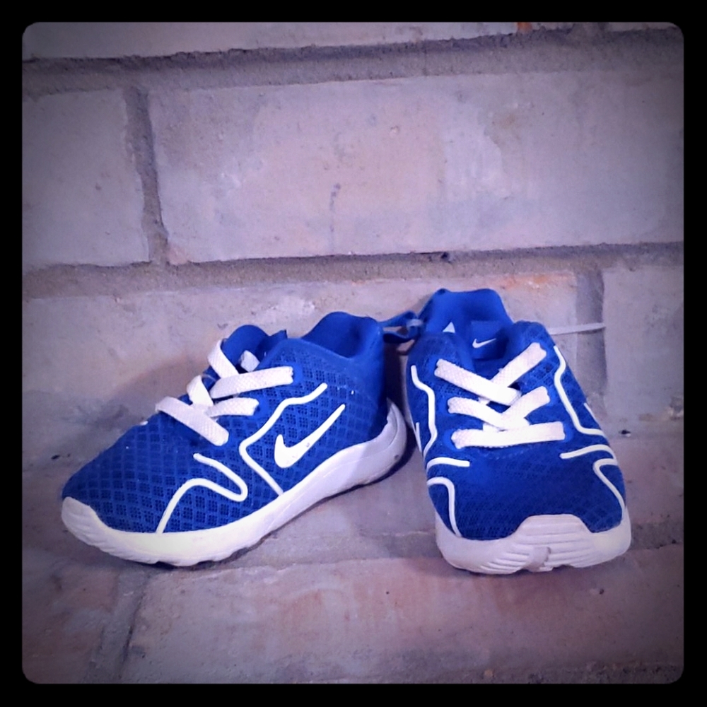 NIKE shoes size 4c
